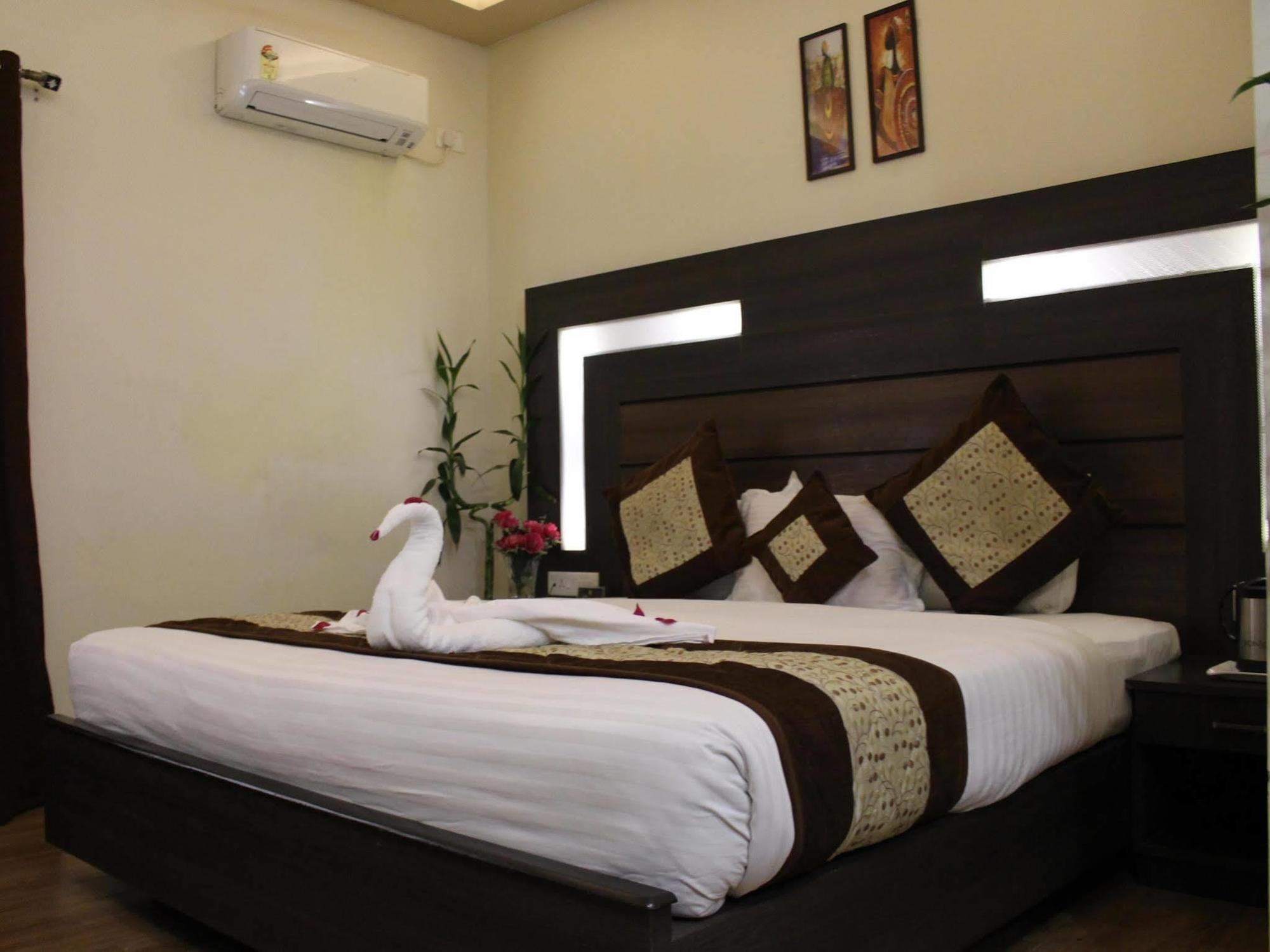 Hotel Samrat Jabalpur Exterior foto
